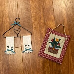 2 piece country decor set